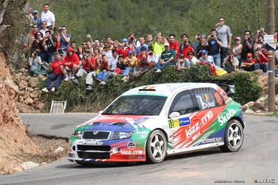 François Duval - Patrick Pivato
42º RallyRACC Catalunya - Costa Daurada 2006. Skoda Fabia WRC (S37 88E). Clasificado 6º.
First Motorsport Skoda

Del 24 al 26 de Marzo, Salou, Tarragona, Catalunya, España.
Superficie: asfalto.

El Rally tenia un total de 1376.14 Km de los que 346.43 Km divididos en 16 tramos eran especiales.

Se inscribieron 71 equipos, tomaron la salida 66, finalizaron 56.

© Joachim Hähn
@@
Palabras clave: Skoda;Fabia;WRC;Catalunya;Spain;España;2006