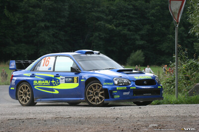 Chris Atkinson - Glenn Macneall
25º OMV ADAC Rallye Deutschland 2006. Subaru Impreza S11 WRC '05 (JC54 WRC). Clasificado 8º.
Red Bull Skoda

Del 11 al 13 de Agosto, Trier, Rhineland-Palatinate.
Superficie: asfalto.

El Rally constaba de 3 etapas con un total de 1300.48 km de los que 349.11 km divididos en 19 tramos eran cronometrados.

Tomaron la salida 73 equipos, finalizaron 56.

© Joachim Hähn
@@
Palabras clave: Subaru;Impreza;WRC;Alemania;2006