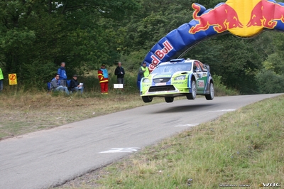 Mikko Hirvonen - Jarmo Lehtinen
25º OMV ADAC Rallye Deutschland 2006. Ford Focus RS WRC '06 (EU55 CNX). Clasificado 9º.
BP Ford World Rally Team

Del 11 al 13 de Agosto, Trier, Rhineland-Palatinate.
Superficie: asfalto.

El Rally constaba de 3 etapas con un total de 1300.48 km de los que 349.11 km divididos en 19 tramos eran cronometrados.

Tomaron la salida 73 equipos, finalizaron 56.

© Joachim Hähn
@@
Palabras clave: Ford;Focus;WRC;Alemania;2006