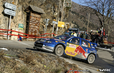 Gilles Panizzi - Hervé Panizzi
74º Rallye Automobile de Monte-Carlo 2006. Skoda Fabia WRC (4S5 3382). Clasificado 10º.
Red Bull Skoda

Del 20 al 22 de Enero, Monaco.
Superficie: asfalto - nieve.

El Rally tenia un total de 1294.89 Km de los que 366.39 km divididos en 18 tramos eran especiales, (2 de ellas fueron canceladas SS3 Pierlas - Ilonse 1 de 23.22 Km y SS11 La Tour sur Tinee - Utelle 2 de 18.73 Km).

Se inscribieron 53 equipos, tomaron la salida 51, finalizaron 43.

© Petr Sagner
@@
Palabras clave: Skoda;Fabia;WRC;Montecarlo;2006
