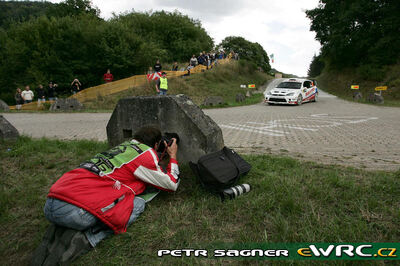 Gareth MacHale - Paul Nagle
25º OMV ADAC Rallye Deutschland 2006. Ford Focus RS WRC '04 (ET53 UNY). Clasificado 10º.

Del 11 al 13 de Agosto, Trier, Rhineland-Palatinate.
Superficie: asfalto.

El Rally constaba de 3 etapas con un total de 1300.48 km de los que 349.11 km divididos en 19 tramos eran cronometrados.

Tomaron la salida 73 equipos, finalizaron 56.

© Petr Sagner
@@
Palabras clave: Ford;Focus;WRC;Alemania