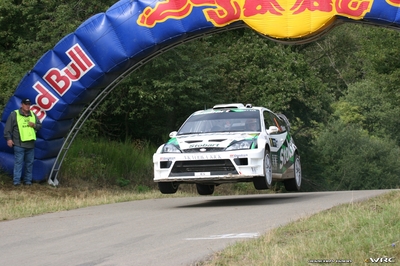 Matthew Wilson - Michael Orr
25º OMV ADAC Rallye Deutschland 2006. Ford Focus RS WRC '04 (1 ES). Clasificado 12º.
Stobart VK Ford Rally Team

Del 11 al 13 de Agosto, Trier, Rhineland-Palatinate.
Superficie: asfalto.

El Rally constaba de 3 etapas con un total de 1300.48 km de los que 349.11 km divididos en 19 tramos eran cronometrados.

Tomaron la salida 73 equipos, finalizaron 56.

© Joachim Hähn
@@
Palabras clave: Ford;Focus;WRC;Alemania