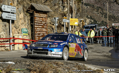 Andreas Aigner - Timo Gottschalk
74º Rallye Automobile de Monte-Carlo 2006. Škoda Fabia WRC (4S5 3381). Clasificado 13º.
Red Bull Skoda

Del 20 al 22 de Enero, Monaco.
Superficie: asfalto - nieve.

El Rally tenia un total de 1294.89 Km de los que 366.39 km divididos en 18 tramos eran especiales, (2 de ellas fueron canceladas SS3 Pierlas - Ilonse 1 de 23.22 Km y SS11 La Tour sur Tinee - Utelle 2 de 18.73 Km).

Se inscribieron 53 equipos, tomaron la salida 51, finalizaron 43.

© Petr Sagner
@@
Palabras clave: Skoda;Fabia;WRC;Montecarlo;2006