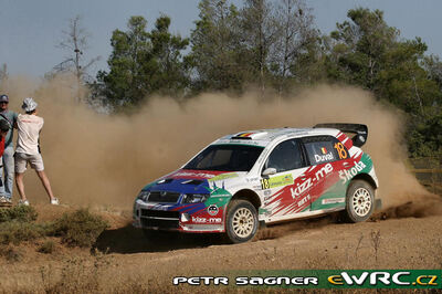 François Duval - Patrick Pivato
53º BP Ultimate Acropolis Rally of Greece 2006. Skoda Fabia WRC (S37 88E). Clasificado 13º.
First Motorsport Skoda

Del 2 al 4 de Junio, Athens.
Superficie: tierra.

El Rally constabade 3 etapas con un tenia un total de 1279.29 km de los que 355.62 km divididos en 18 tramos eran cronometrados.

Se inscribieron 91 equipos, tomaron la salida 84, finalizaron 69.

© Petr Sagner
@@
Palabras clave: Skoda;Fabia;WRC;Atenas;Grecia;Acropolis;2006