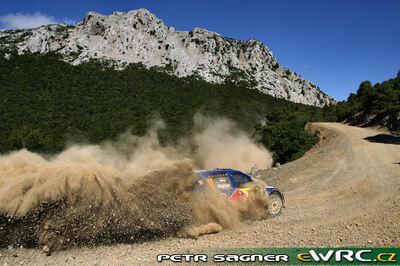Andreas Aigner - Klaus Wicha
53º BP Ultimate Acropolis Rally of Greece 2006. Skoda Fabia WRC (4S5 3381). Clasificado 14º.
Red Bull Skoda

Del 2 al 4 de Junio, Athens.
Superficie: tierra.

El Rally constabade 3 etapas con un tenia un total de 1279.29 km de los que 355.62 km divididos en 18 tramos eran cronometrados.

Se inscribieron 91 equipos, tomaron la salida 84, finalizaron 69.

© Petr Sagner
@@
Palabras clave: Skoda;Fabia;WRC;Acropolis;Grecia;Atenas;2006