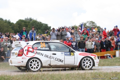 Kristian Poulsen - Ole Refsgaard Frederiksen
25º OMV ADAC Rallye Deutschland 2006. Toyota Corolla WRC (2Z4 0391). Clasificado 15º.

Del 11 al 13 de Agosto, Trier, Rhineland-Palatinate.
Superficie: asfalto.

El Rally constaba de 3 etapas con un total de 1300.48 km de los que 349.11 km divididos en 19 tramos eran cronometrados.

Tomaron la salida 73 equipos, finalizaron 56.

© Joachim Hähn
@@
Palabras clave: Toyota;Corolla;WRC;Alemania