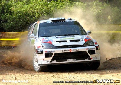 Kosti Katajamäki - Timo Alanne
53º BP Ultimate Acropolis Rally of Greece 2006. Ford Focus RS WRC '04 (EF04 WBW). Clasificado 26º.
Stobart VK Ford Rally Team

Del 2 al 4 de Junio, Athens.
Superficie: tierra.

El Rally constabade 3 etapas con un tenia un total de 1279.29 km de los que 355.62 km divididos en 18 tramos eran cronometrados.

Se inscribieron 91 equipos, tomaron la salida 84, finalizaron 69.

© Kostas Anagnostopoulos
@@
Palabras clave: Ford;Focus;WRC;Acropolis;Grecia;Atenas;2006