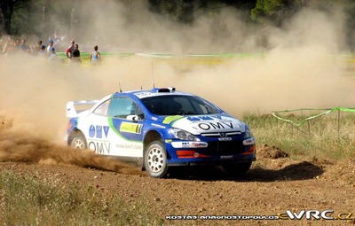 Manfred Stohl - Ilka Minor
53º BP Ultimate Acropolis Rally of Greece 2006. Peugeot 307 WRC (99 AKF 69).Abandonó por accidente en SS14 Avlonas 1 de 23.90 km.
OMV Peugeot Norway

Del 2 al 4 de Junio, Athens.
Superficie: tierra.

El Rally constabade 3 etapas con un tenia un total de 1279.29 km de los que 355.62 km divididos en 18 tramos eran cronometrados.

Se inscribieron 91 equipos, tomaron la salida 84, finalizaron 69.

© Petr Lusk
@@
Palabras clave: Peugeot;WRC;Grecia;Atenas;Acropolis;2006