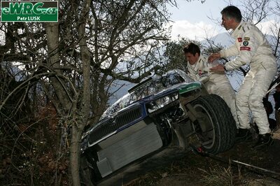 François Duval - Patrick Pivato
74º Rallye Automobile de Monte-Carlo 2006. Skoda Fabia WRC (S37 88E). Abandonó por accidente en SS9 La Tour sur Tinée - Utelle 1 - 18.73 km
First Motorsport Skoda

Del 20 al 22 de Enero, Monaco.
Superficie: asfalto - nieve.

El Rally tenia un total de 1294.89 Km de los que 366.39 km divididos en 18 tramos eran especiales, (2 de ellas fueron canceladas SS3 Pierlas - Ilonse 1 de 23.22 Km y SS11 La Tour sur Tinee - Utelle 2 de 18.73 Km).

Se inscribieron 53 equipos, tomaron la salida 51, finalizaron 43.

© Petr Lusk
@@
Palabras clave: Skoda;Fabia;WRC;Montecarlo;2006