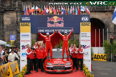 Sébastien Loeb - Daniel Elena
26º ADAC Rallye Deutschland 2007. Citroën C4 WRC (733 DYN 78). Clasificado 1º.
Citroën Total WRT

Del 17 al 19 de Agosto, Trier.
Superficie: asfalto.

El Rally constaba de 3 etapas con un total de 1227.04 km de los que 356.27 km divididos en 19 tramos, eran cronometrados.

Tomaron la salida 102 equipos, finalizaron 88.

© Marek Felt
@@
Palabras clave: Citroen;WRC;Alemania;2007