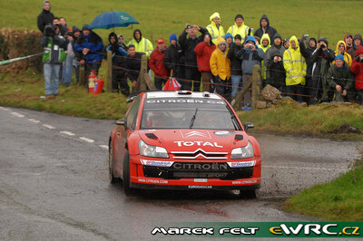 Sébastien Loeb - Daniel Elena
3º Rally Ireland 2007. Citroën C4 WRC (733 DYN 78). Clasificado 1º.
Citroën Total WRT

Del 16 al 18 de Noviembre, Sligo.
Superficie: asfalto.

El Rally constaba de 3 etapas con un total de 1182.63 km de los que 328.72 km divididos en 20 tramos, eran cronometrados.

Tomaron la salida 84 equipos, finalizaron 66.

© Marek Felt
@
Palabras clave: Citroen;WRC;Irlanda;2007
