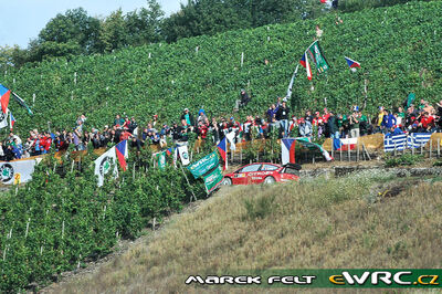Sébastien Loeb - Daniel Elena
26º ADAC Rallye Deutschland 2007. Citroën C4 WRC (733 DYN 78). Clasificado 1º.
Citroën Total WRT

Del 17 al 19 de Agosto, Trier.
Superficie: asfalto.

El Rally constaba de 3 etapas con un total de 1227.04 km de los que 356.27 km divididos en 19 tramos, eran cronometrados.

Tomaron la salida 102 equipos, finalizaron 88.

© Marek Felt
@@
Palabras clave: Citroen;WRC;Alemania;2007