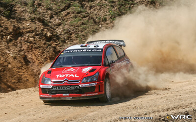 Sébastien Loeb - Daniel Elena
41º Vodafone Rally de Portugal 2007. Citroën C4 WRC (733 DYN 78). Clasificado 1º.
Citroën Total WRT

Del 30 de Marzo al 1 de Abril, Faro.
Superficie: tierra.

El Rally constaba de 3 etapas con un total de 1009.31 km de los que 357.10 km divididos en 18 tramos, eran cronometrados.

Tomaron la salida 80 equipos, finalizaron 61.

© Petr Sagner
@@
Palabras clave: Sebastien_Loeb;Citroen;WRC;Portugal;2007