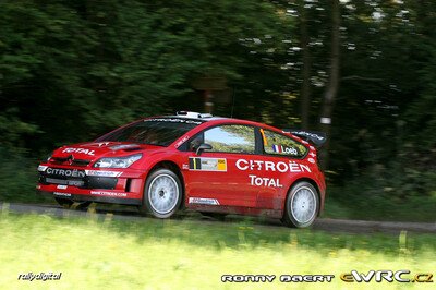 Sébastien Loeb - Daniel Elena
26º ADAC Rallye Deutschland 2007. Citroën C4 WRC (733 DYN 78). Clasificado 1º.
Citroën Total WRT

Del 17 al 19 de Agosto, Trier.
Superficie: asfalto.

El Rally constaba de 3 etapas con un total de 1227.04 km de los que 356.27 km divididos en 19 tramos, eran cronometrados.

Tomaron la salida 102 equipos, finalizaron 88.

© Ronny Baert
@
Palabras clave: Citroen;WRC;Alemania;2007