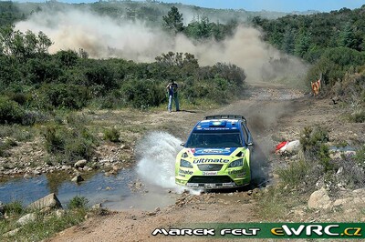 Marcus Grönholm - Timo Rautiainen
4º Rally d'Italia Sardegna 2007. Ford Focus RS WRC '06 (EJ56 FZV). Clasificado 1º.
BP Ford World Rally Team

Del 18 al 20 de Mayo, Olbia, Sardinia.
Superficie: tierra.

El Rally constaba de 3 etapas con un total de 1061.84 km de los que 342.86 km divididos en 18 tramos, eran cronometrados.

Tomaron la salida 82 equipos, finalizaron 67.

© Marek Felt
@@
Palabras clave: Ford;Focus;WRC;Cerdeña;Italia;2007