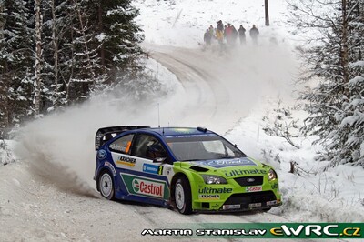 Marcus Grönholm - Timo Rautiainen
56º Uddeholm Swedish Rally 2007. Ford Focus RS WRC '06 (EJ56 FZV). Clasificado 1º.
BP Ford World Rally Team

Del 9 al 11 de Febrero, Karlstad.
Superficie: nieve - hielo.

El Rally constaba de 3 etapas con un total de 1731.25 km de los que 342.09 km divididos en 20 tramos, eran cronometrados.

Tomaron la salida 58 equipos, finalizaron 43.

© Martin Stanislav
@@
Palabras clave: ;Ford;Focus;WRC;Suecia;2007;Nieve