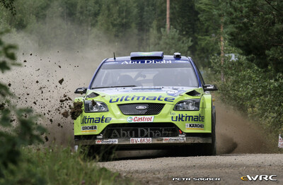 Marcus Grönholm - Timo Rautiainen
57º Neste Oil Rally Finland 2007. Ford Focus RS WRC '07 (EU07 SSX / BV 6636). Clasificado 1º.
BP Ford World Rally Team

Del 3 al 5 de Agosto, Jyväskylä.
Superficie: tierra.

El Rally constaba de 3 etapas con un total de 1375.15 km de los que 360.34 km divididos en 23 tramos eran cronometrados.

Tomaron la salida 97 equipos, finalizaron 70.

© Petr Sagner
@@
Palabras clave: Ford;Focus;WRC;Finlandia;2007
