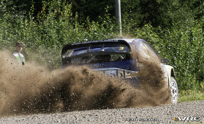 Marcus Grönholm - Timo Rautiainen
57º Neste Oil Rally Finland 2007. Ford Focus RS WRC '07 (EU07 SSX / BV 6636). Clasificado 1º.
BP Ford World Rally Team

Del 3 al 5 de Agosto, Jyväskylä.
Superficie: tierra.

El Rally constaba de 3 etapas con un total de 1375.15 km de los que 360.34 km divididos en 23 tramos eran cronometrados.

Tomaron la salida 97 equipos, finalizaron 70.

© Petr Sagner
@@
Palabras clave: Ford;Focus;WRC;Finlandia;2007