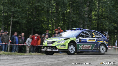 Marcus Grönholm - Timo Rautiainen
57º Neste Oil Rally Finland 2007. Ford Focus RS WRC '07 (EU07 SSX / BV 6636). Clasificado 1º.
BP Ford World Rally Team

Del 3 al 5 de Agosto, Jyväskylä.
Superficie: tierra.

El Rally constaba de 3 etapas con un total de 1375.15 km de los que 360.34 km divididos en 23 tramos eran cronometrados.

Tomaron la salida 97 equipos, finalizaron 70.

© Petr Sagner
@@
Palabras clave: Ford;Focus;WRC;Finlandia;2007