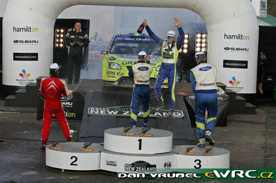 Marcus Grönholm - Timo Rautiainen
37º Rally New Zealand 2007. Ford Focus RS WRC '07 (EU07 STX). Clasificado 1º.
BP Ford World Rally Team

Del 31 de Agosto al 2 de Septiembre, Hamilton, Waikato.
Superficie: tierra.

El Rally constaba de 3 etapas con un total de 1,255.98 Km de los que 353.56 Km divididos en 18 tramos, eran cronometrados.

Se inscribieron 69 equipos, tomaron la salida 68, finalizaron 59.

© Dan Vrubel
@@
Palabras clave: Ford;Focus;WRC;Nueva_Zelanda;2007;Personajes
