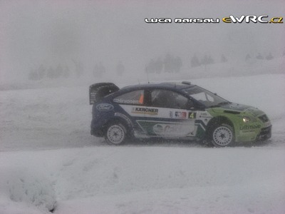 Mikko Hirvonen - Jarmo Lehtinen
22º Rally Norway 2007. Ford Focus RS WRC '06 (EJ56 FZB). Clasificado 1º.
BP Ford World Rally Team

Del 16 al 18 de Febrero, Hamar, Innlandet.
Superficie: nieve - hielo.

El Rally constaba de 3 etapas con un total de 1109.57 km de los que 355.99 km divididos en 18 tramos, eran cronometrados.

Tomaron la salida 74 equipos, finalizaron 63.

© Luca Barsali
@
Palabras clave: ;Ford;Focus;WRC;Noruega;2007;Nieve