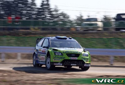 Mikko Hirvonen - Jarmo Lehtinen
7º Rally Japan 2007. Ford Focus RS WRC '07 (EJ56 FXA). Clasificado 25º.
BP Ford World Rally Team

Del 26 al 28 de Octubre, Obihiro.
Superficie: tierra.

El Rally constaba de 3 etapas con un total de 1575.79 km de los que 350.19 km divididos en 27 tramos eran cronometrados.

Tomaron la salida 85 equipos, finalizaron 72.

© Willy Weyens
@
Palabras clave: Ford;Focus;WRC;Japon;2007