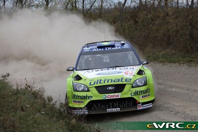 Mikko Hirvonen - Jarmo Lehtinen
7º Rally Japan 2007. Ford Focus RS WRC '07 (EJ56 FXA). Clasificado 25º.
BP Ford World Rally Team

Del 26 al 28 de Octubre, Obihiro.
Superficie: tierra.

El Rally constaba de 3 etapas con un total de 1575.79 km de los que 350.19 km divididos en 27 tramos eran cronometrados.

Tomaron la salida 85 equipos, finalizaron 72.

© Willy Weyens
@
Palabras clave: Ford;Focus;WRC;Japon;2007