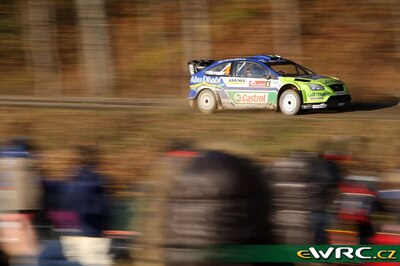 Mikko Hirvonen - Jarmo Lehtinen
7º Rally Japan 2007. Ford Focus RS WRC '07 (EJ56 FXA). Clasificado 25º.
BP Ford World Rally Team

Del 26 al 28 de Octubre, Obihiro.
Superficie: tierra.

El Rally constaba de 3 etapas con un total de 1575.79 km de los que 350.19 km divididos en 27 tramos eran cronometrados.

Tomaron la salida 85 equipos, finalizaron 72.

© Willy Weyens
@
Palabras clave: Ford;Focus;WRC;Japon;2007