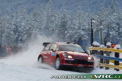 Sébastien Loeb - Daniel Elena
56º Uddeholm Swedish Rally 2007.Citroën C4 WRC (735 DYN 78). Clasificado 2º.
Citroën Total WRT

Del 9 al 11 de Febrero, Karlstad.
Superficie: nieve - hielo.

El Rally constaba de 3 etapas con un total de 1731.25 km de los que 342.09 km divididos en 20 tramos, eran cronometrados.

Tomaron la salida 58 equipos, finalizaron 43.

© Marek Felt
@@
Palabras clave: Sebastien_Loeb;Citroen;WRC;Suecia;2007;Nieve