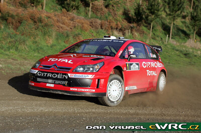 Sébastien Loeb - Daniel Elena
37º Rally New Zealand 2007. Citröen C4 WRC (735 DYN 78). Clasificado 2º.
Citroën Total WRT

Del 31 de Agosto al 2 de Septiembre, Hamilton, Waikato.
Superficie: tierra.

El Rally constaba de 3 etapas con un total de 1,255.98 Km de los que 353.56 Km divididos en 18 tramos, eran cronometrados.

Se inscribieron 69 equipos, tomaron la salida 68, finalizaron 59.

© Dan Vrubel
@@
Palabras clave: Citroen;WRC;Nueva_Zelanda;2007