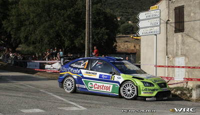 Marcus Grönholm - Timo Rautiainen
51º Tour de Corse - Rallye de France 2007. Ford Focus RS WRC '07 (EU07 SSX). Clasificado 2º.
BP Ford World Rally Team

Del 12 al 14 de Octubre, Ajaccio.
Superficie: asfalto.

El Rally constaba de 3 etapas con un total de 1099.10 km de los que 359.32 km divididos en 16 tramos, eran cronometrados.

Tomaron la salida 74 equipos, finalizaron 57.

© Petr Sagner
@
Palabras clave: Ford;Focus;WRC;Corse;Corcega;2007