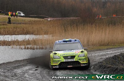 Marcus Grönholm - Timo Rautiainen
63º Wales Rally GB 2007. Ford Focus RS WRC '07 (EU07 STX). Clasificado 2º.
BP Ford World Rally Team

Del 30 de Noviembre al 2 de Diciembre, Cardiff, Wales.
Superficie: tierra.

El Rally constaba de 3 etapas con un total de 1271.94 km de los que 359.54 km divididos en 17 tramos, eran especiales.

Tomaron la salida 108 equipos, finalizaron 83.

© Marek Felt
@@
Palabras clave: Ford;Focus;WRC;Gran_Bretaña;2007