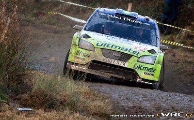 Marcus Grönholm - Timo Rautiainen
63º Wales Rally GB 2007. Ford Focus RS WRC '07 (EU07 STX). Clasificado 2º.
BP Ford World Rally Team

Del 30 de Noviembre al 2 de Diciembre, Cardiff, Wales.
Superficie: tierra.

El Rally constaba de 3 etapas con un total de 1271.94 km de los que 359.54 km divididos en 17 tramos, eran especiales.

Tomaron la salida 108 equipos, finalizaron 83.

© Robert Tuchowski
@@
Palabras clave: Ford;Focus;WRC;Gran_Bretaña;2007