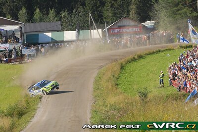 Mikko Hirvonen - Jarmo Lehtinen
57º Neste Oil Rally Finland 2007. Ford Focus RS WRC '07 (EO56 TZR / BV 6637). Clasificado 2º.
BP Ford World Rally Team

Del 3 al 5 de Agosto, Jyväskylä.
Superficie: tierra.

El Rally constaba de 3 etapas con un total de 1375.15 km de los que 360.34 km divididos en 23 tramos eran cronometrados.

Tomaron la salida 97 equipos, finalizaron 70.

© Marek Felt
@@
Palabras clave: Ford;Focus;WRC;Finlandia;2007