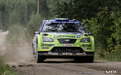 Mikko Hirvonen - Jarmo Lehtinen
57º Neste Oil Rally Finland 2007. Ford Focus RS WRC '07 (EO56 TZR / BV 6637). Clasificado 2º.
BP Ford World Rally Team

Del 3 al 5 de Agosto, Jyväskylä.
Superficie: tierra.

El Rally constaba de 3 etapas con un total de 1375.15 km de los que 360.34 km divididos en 23 tramos eran cronometrados.

Tomaron la salida 97 equipos, finalizaron 70.

© Petr Sagner
@@
Palabras clave: Ford;Focus;WRC;Finlandia;2007
