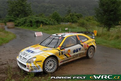 François Duval - Patrick Pivato
26º ADAC Rallye Deutschland 2007. Citroën Xsara WRC (100 DZF 78). Clasificado 2º.
OMV Kronos Citroën WRT

Del 17 al 19 de Agosto, Trier.
Superficie: asfalto.

El Rally constaba de 3 etapas con un total de 1227.04 km de los que 356.27 km divididos en 19 tramos, eran cronometrados.

Tomaron la salida 102 equipos, finalizaron 88.

© Marek Felt
@@
Palabras clave: Citroen;Xsara;WRC;Alemania;2007