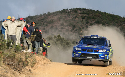 Petter Solberg - Phil Mills
41º Vodafone Rally de Portugal 2007. Subaru Impreza S12B WRC '07 (FT56 SRT). Clasificado 2º.
Subaru World Rally Team

Del 30 de Marzo al 1 de Abril, Faro.
Superficie: tierra.

El Rally constaba de 3 etapas con un total de 1009.31 km de los que 357.10 km divididos en 18 tramos, eran cronometrados.

Tomaron la salida 80 equipos, finalizaron 61.

© Petr Sagner
@@@
Palabras clave: Petter_Solberg;Subaru;Impreza;WRC;Portugal;2007