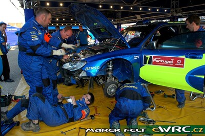 Asistencia del Equipo Subaru World Rally Team en el 41º Vodafone Rally de Portugal 2007
En el Subaru Impreza S12B WRC '07 (FT56 SRT) de Petter Solberg - Phil Mills, clasificado 2º.

Del 30 de Marzo al 1 de Abril, Faro.
Superficie: tierra.

El Rally constaba de 3 etapas con un total de 1009.31 km de los que 357.10 km divididos en 18 tramos, eran cronometrados.

Tomaron la salida 80 equipos, finalizaron 61.

© Marek Felt
@@
Palabras clave: Petter_Solberg;Subaru;Impreza;WRC;Portugal;2007;Asistencias