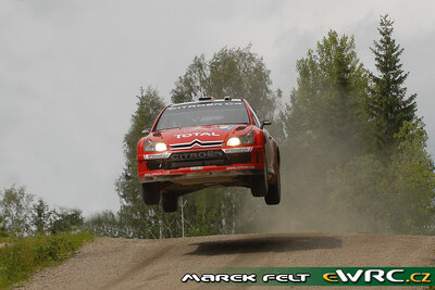Sébastien Loeb - Daniel Elena
57º Neste Oil Rally Finland 2007. Citroën C4 WRC (741 DYN 78). Clasificado 3º.
Citroën Total WRT

Del 3 al 5 de Agosto, Jyväskylä.
Superficie: tierra.

El Rally constaba de 3 etapas con un total de 1375.15 km de los que 360.34 km divididos en 23 tramos eran cronometrados.

Tomaron la salida 97 equipos, finalizaron 70.

© Marek Felt

Palabras clave: Citroen;WRC;Finlandia;2007