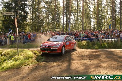 Sébastien Loeb - Daniel Elena
57º Neste Oil Rally Finland 2007. Citroën C4 WRC (741 DYN 78). Clasificado 3º.
Citroën Total WRT

Del 3 al 5 de Agosto, Jyväskylä.
Superficie: tierra.

El Rally constaba de 3 etapas con un total de 1375.15 km de los que 360.34 km divididos en 23 tramos eran cronometrados.

Tomaron la salida 97 equipos, finalizaron 70.

© Marek Felt

Palabras clave: Citroen;WRC;Finlandia;2007