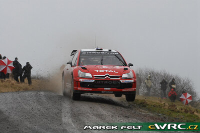 Sébastien Loeb - Daniel Elena
63º Wales Rally GB 2007. Citroën C4 WRC (741 DYN 78). Clasificado 3º.
Citroën Total WRT

Del 30 de Noviembre al 2 de Diciembre, Cardiff, Wales.
Superficie: tierra.

El Rally constaba de 3 etapas con un total de 1271.94 km de los que 359.54 km divididos en 17 tramos, eran especiales.

Tomaron la salida 108 equipos, finalizaron 83.

© Marek Felt
@@
Palabras clave: Citroen;WRC;Gran_Bretaña;2007