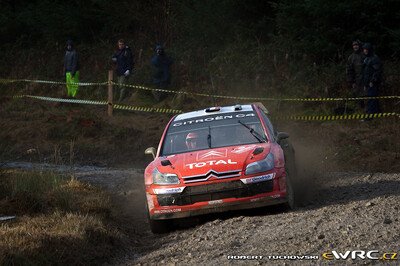 Sébastien Loeb - Daniel Elena
63º Wales Rally GB 2007. Citroën C4 WRC (741 DYN 78). Clasificado 3º.
Citroën Total WRT

Del 30 de Noviembre al 2 de Diciembre, Cardiff, Wales.
Superficie: tierra.

El Rally constaba de 3 etapas con un total de 1271.94 km de los que 359.54 km divididos en 17 tramos, eran especiales.

Tomaron la salida 108 equipos, finalizaron 83.

© Robert Tuchowski
@
Palabras clave: Citroen;WRC;Gran_Bretaña;2007