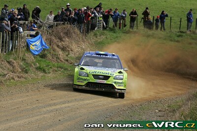 Mikko Hirvonen - Jarmo Lehtinen
37º Rally New Zealand 2007. Ford Focus RS WRC '07 (EJ56 FXA). Clasificado 3º.
BP Ford World Rally Team

Del 31 de Agosto al 2 de Septiembre, Hamilton, Waikato.
Superficie: tierra.

El Rally constaba de 3 etapas con un total de 1,255.98 Km de los que 353.56 Km divididos en 18 tramos, eran cronometrados.

Se inscribieron 69 equipos, tomaron la salida 68, finalizaron 59.

© Dan Vrubel
@@
Palabras clave: Ford;Focus;WRC;Nueva_Zelanda;2007