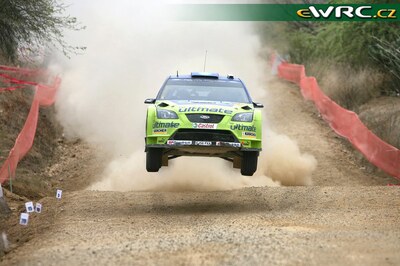 Mikko Hirvonen - Jarmo Lehtinen
4º Corona Rally Mexico 2007. Ford Focus RS WRC '06 (EJ56 FXA). Clasificado 3º.
BP Ford World Rally Team

Del 9 al 11 de Marzo, León.
Superficie: tierra.

El Rally constaba de 3 etapas con un total de 849.55 km de los que 366.06 km divididos en 20 tramos, eran cronometrados.

Tomaron la salida 47 equipos, finalizaron 36.

© Teams
@
Palabras clave: ;Ford;Focus;WRC;Mexico;2007