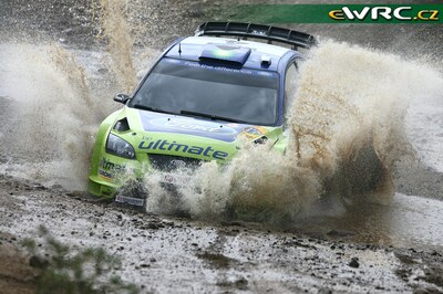 Mikko Hirvonen - Jarmo Lehtinen
4º Corona Rally Mexico 2007. Ford Focus RS WRC '06 (EJ56 FXA). Clasificado 3º.
BP Ford World Rally Team

Del 9 al 11 de Marzo, León.
Superficie: tierra.

El Rally constaba de 3 etapas con un total de 849.55 km de los que 366.06 km divididos en 20 tramos, eran cronometrados.

Tomaron la salida 47 equipos, finalizaron 36.

© Teams
@
Palabras clave: ;Ford;Focus;WRC;Mexico;2007