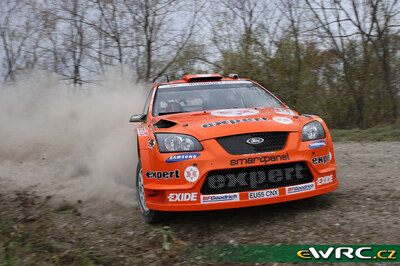 Henning Solberg - Cato Menkerud
7º Rally Japan 2007. Ford Focus RS WRC '06 (EU55 CNX). Clasificado 3º.
Stobart VK Ford Rally Team

Del 26 al 28 de Octubre, Obihiro.
Superficie: tierra.

El Rally constaba de 3 etapas con un total de 1575.79 km de los que 350.19 km divididos en 27 tramos eran cronometrados.

Tomaron la salida 85 equipos, finalizaron 72.

© Willy Weyens
@@
Palabras clave: Ford;Focus;WRC;Japon;2007