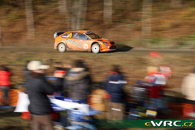 Henning Solberg - Cato Menkerud
7º Rally Japan 2007. Ford Focus RS WRC '06 (EU55 CNX). Clasificado 3º.
Stobart VK Ford Rally Team

Del 26 al 28 de Octubre, Obihiro.
Superficie: tierra.

El Rally constaba de 3 etapas con un total de 1575.79 km de los que 350.19 km divididos en 27 tramos eran cronometrados.

Tomaron la salida 85 equipos, finalizaron 72.

© Willy Weyens
@
Palabras clave: Ford;Focus;WRC;Japon;2007