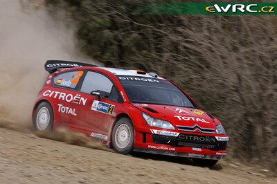 Dani Sordo - Marc Martí
4º Corona Rally Mexico 2007. Citroën C4 WRC (751 DYN 78). Clasificado 4º.
Citroën Total WRT

Del 9 al 11 de Marzo, León.
Superficie: tierra.

El Rally constaba de 3 etapas con un total de 849.55 km de los que 366.06 km divididos en 20 tramos, eran cronometrados.

Tomaron la salida 47 equipos, finalizaron 36.

© Teams
@
Palabras clave: ;Citroen;WRC;Mexico;2007