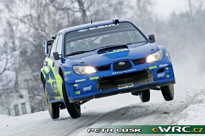 Petter Solberg - Phil Mills
22º Rally Norway 2007. Subaru Impreza S12 WRC '06 (HT55 SRT). Clasificado 4º.
BP Ford World Rally Team

Del 16 al 18 de Febrero, Hamar, Innlandet.
Superficie: nieve - hielo.

El Rally constaba de 3 etapas con un total de 1109.57 km de los que 355.99 km divididos en 18 tramos, eran cronometrados.

Tomaron la salida 74 equipos, finalizaron 63.

© Petr Lusk
@@
Palabras clave: Petter_Solberg;Subaru;Impreza;WRC;Noruega;2007;Nieve