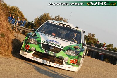 Jari-Matti Latvala - Miikka Anttila
51º Tour de Corse - Rallye de France 2007. Ford Focus RS WRC '06 (EJ56 FZB). Clasificado 4º.
Stobart VK Ford Rally Team

Del 12 al 14 de Octubre, Ajaccio.
Superficie: asfalto.

El Rally constaba de 3 etapas con un total de 1099.10 km de los que 359.32 km divididos en 16 tramos, eran cronometrados.

Tomaron la salida 74 equipos, finalizaron 57.

© Marek Felt
@
Palabras clave: Ford;Focus;WRC;Corse;Corcega;2007